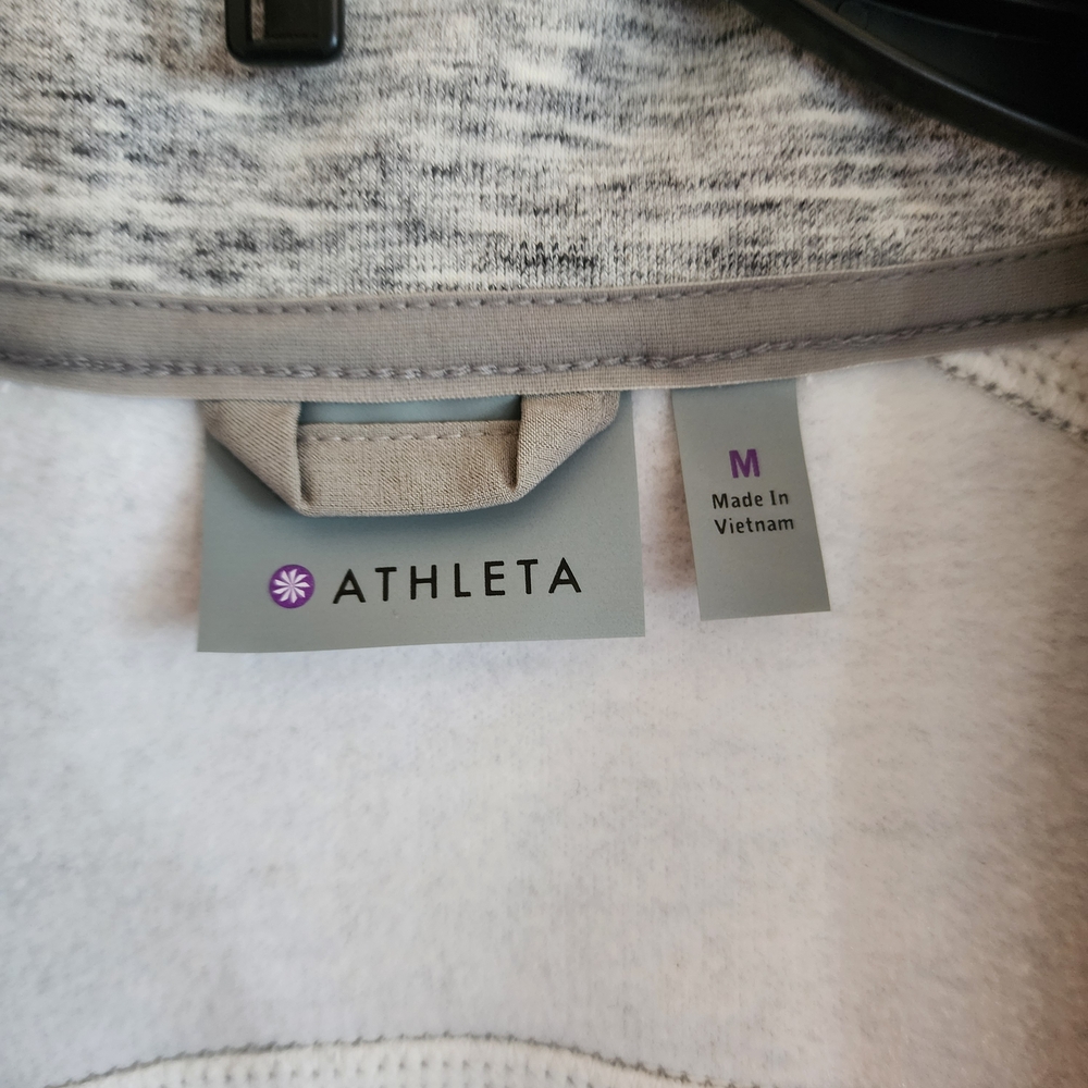 Athleta Heathered Gray Quilted Shoulder Full Zip Vest - Size M - Picture 3 of 10